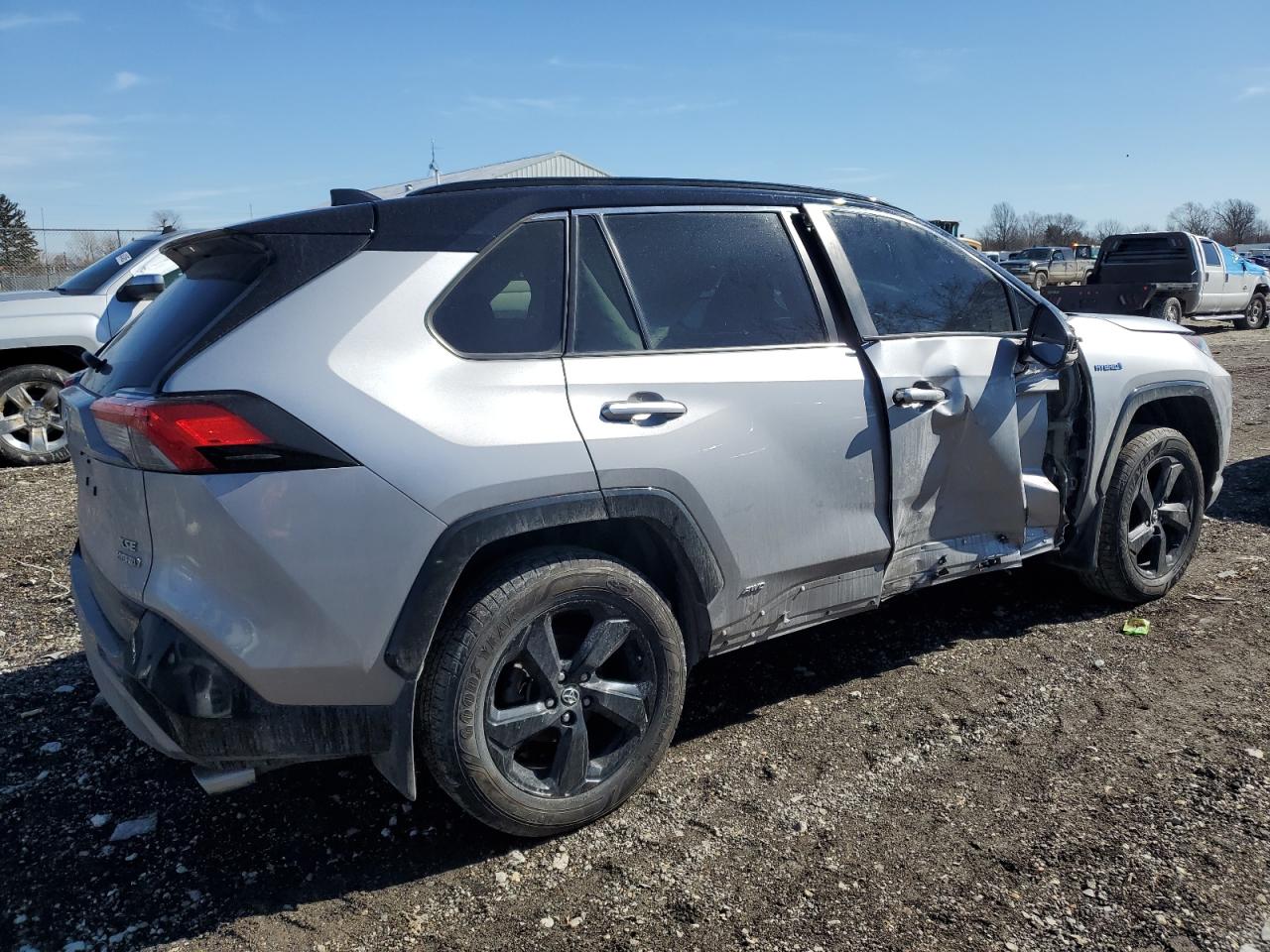 2020 Toyota RAV 4 VIN 4T3EWRFV8LU007046 Copart auction photo, side / minor dent/scratches damage thumbnail 3