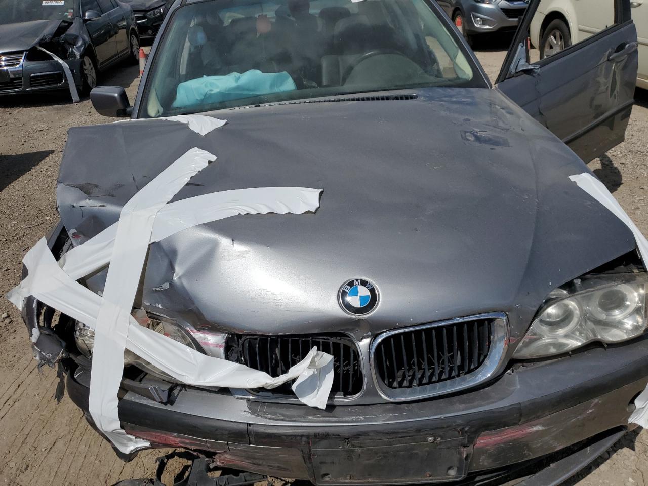 2005 BMW 3er VIN WBAEV33495KX10532 Copart auction photo, all over damage thumbnail 12