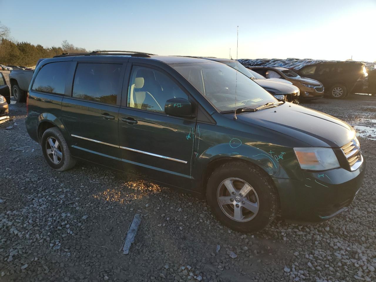 2009 Dodge Caravan VIN 2D8HN54189R538678 Copart auction photo, minor dent/scratches damage thumbnail 4