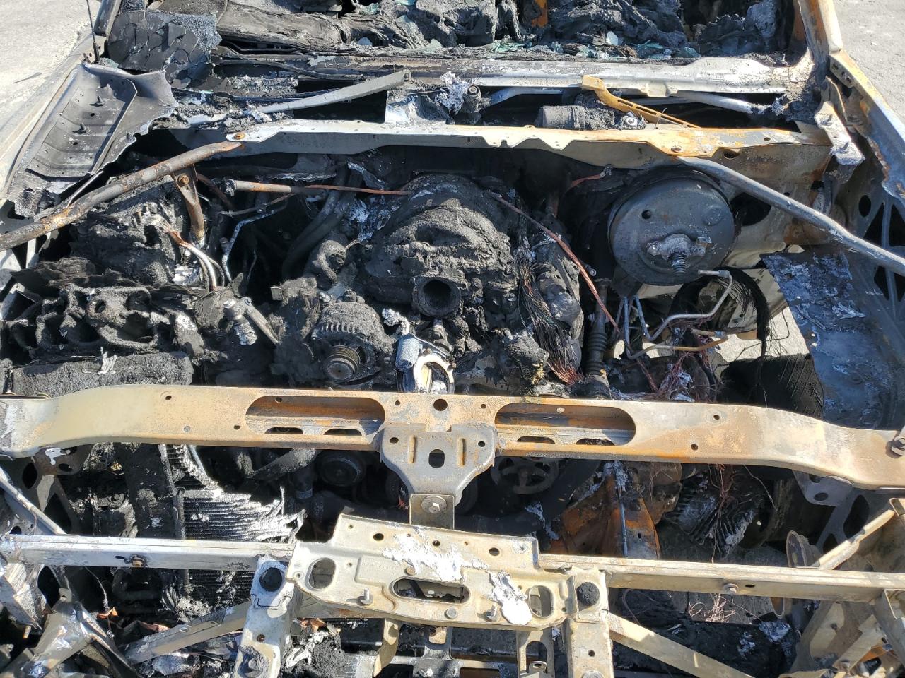 2015 Chevrolet Silverado VIN 1GCRCPEH3FZ223546 Copart auction photo, burn damage thumbnail 11