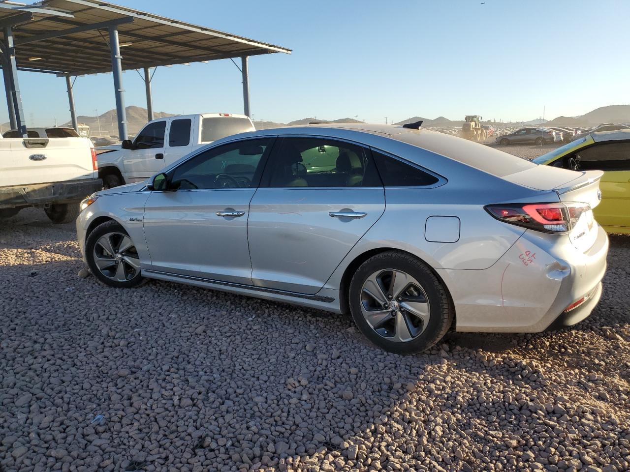 2016 Hyundai Sonata VIN KMHE34L16GA031925 Copart auction photo, side / front end damage thumbnail 2