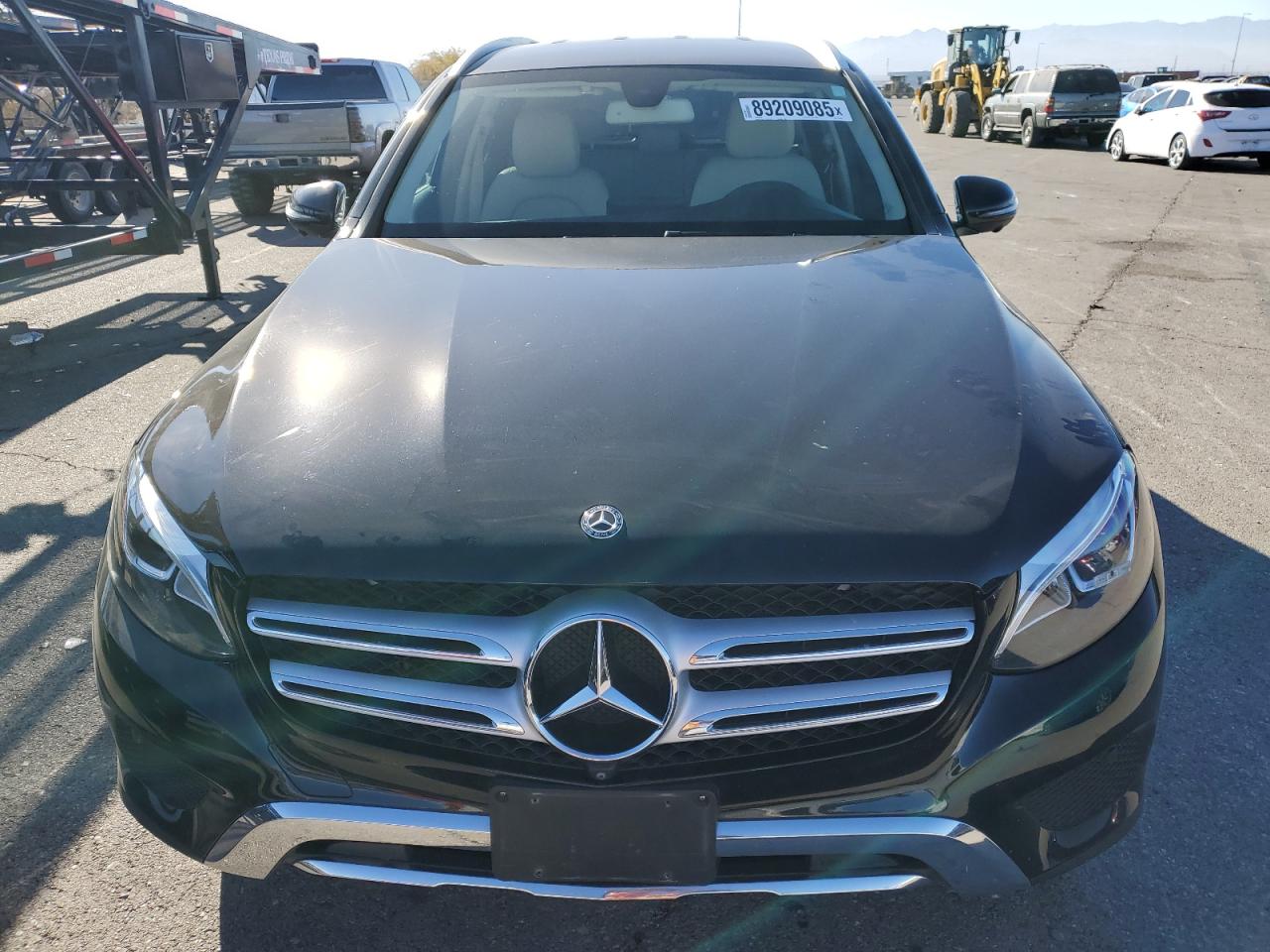 2019 Mercedes-Benz GLC VIN WDC0G4JB2KV172193 Copart auction photo, minor dent/scratches damage thumbnail 5