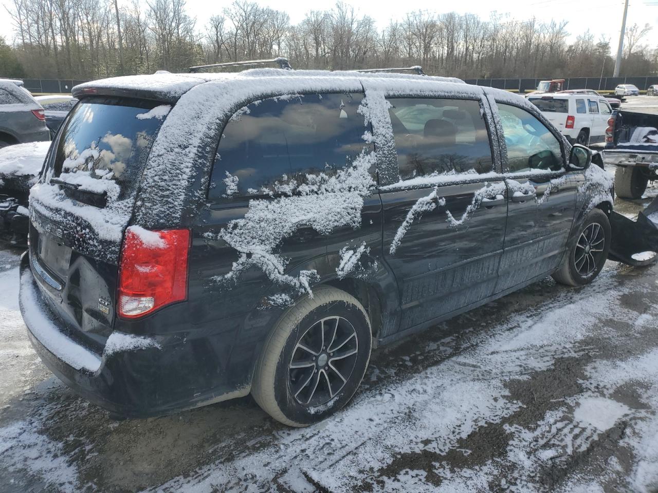 2017 Dodge Caravan VIN 2C4RDGEG0HR573038 Copart auction photo, front end damage thumbnail 3