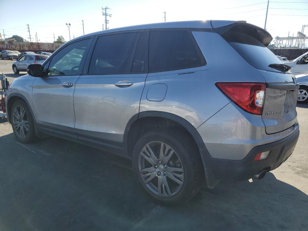2020 Honda Passport VIN 5FNYF7H50LB000578 Copart auction photo, undercarriage / front end damage thumbnail 2