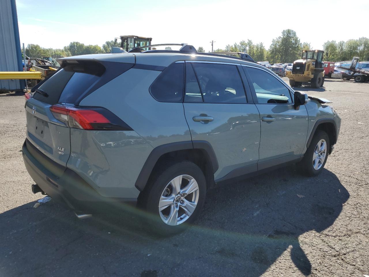 2021 Toyota RAV 4 VIN 2T3P1RFV8MW247268 Copart auction photo, front end damage thumbnail 3