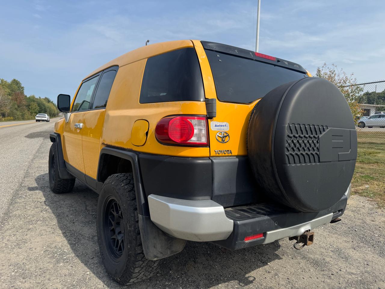 2008 Toyota FJ Cruiser VIN JTEBU11FX8K017986 Copart auction photo, normal wear / minor dent/scratches damage thumbnail 3