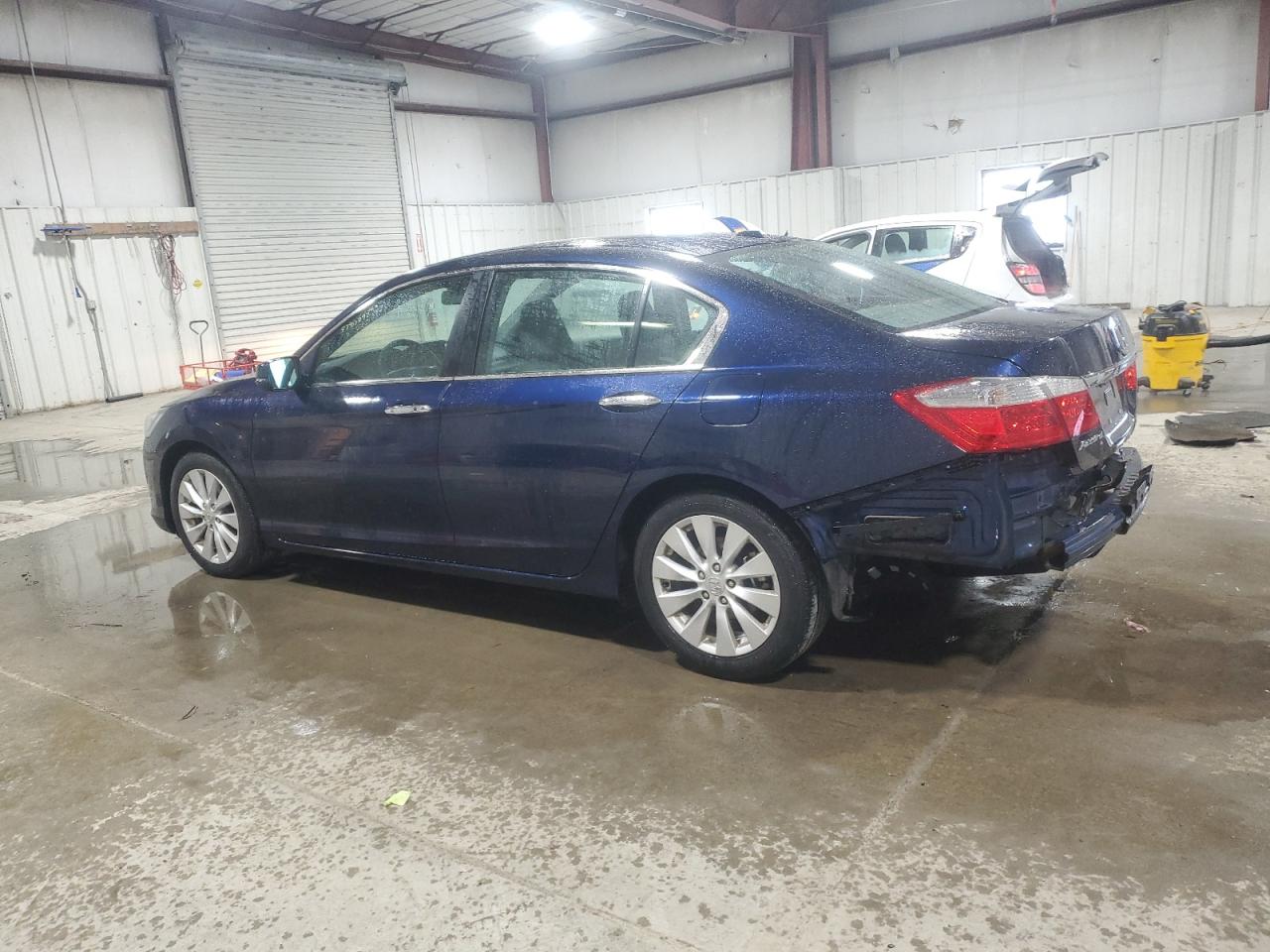 2015 Honda Accord VIN 1HGCR2F8XFA150536 Copart auction photo, rear end damage thumbnail 2