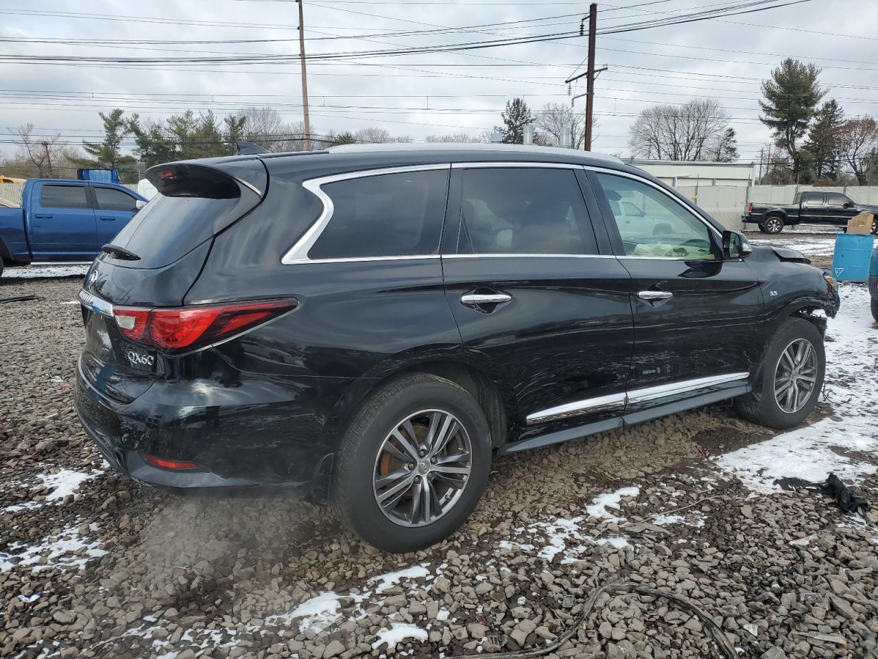 2017 Infiniti QX60 VIN 5N1DL0MM5HC523168 Copart auction photo, front end / side damage thumbnail 3