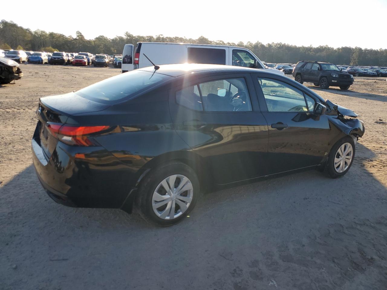 2020 Nissan Versa VIN 3N1CN8DV0LL900670 Copart auction photo, front end / side damage thumbnail 3