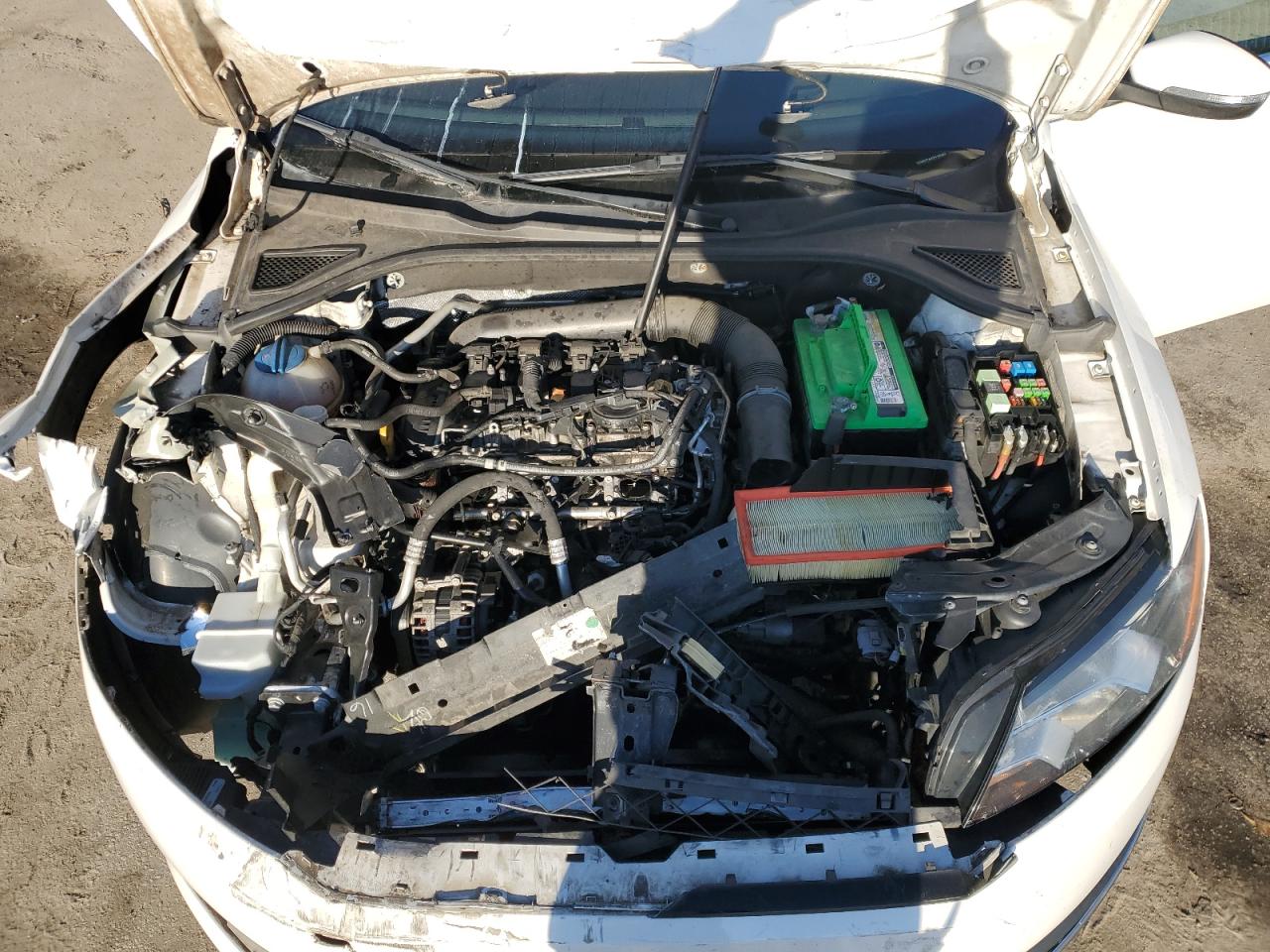 2015 Volkswagen Passat VIN 1VWAT7A32FC107665 Copart auction photo, front end damage thumbnail 11