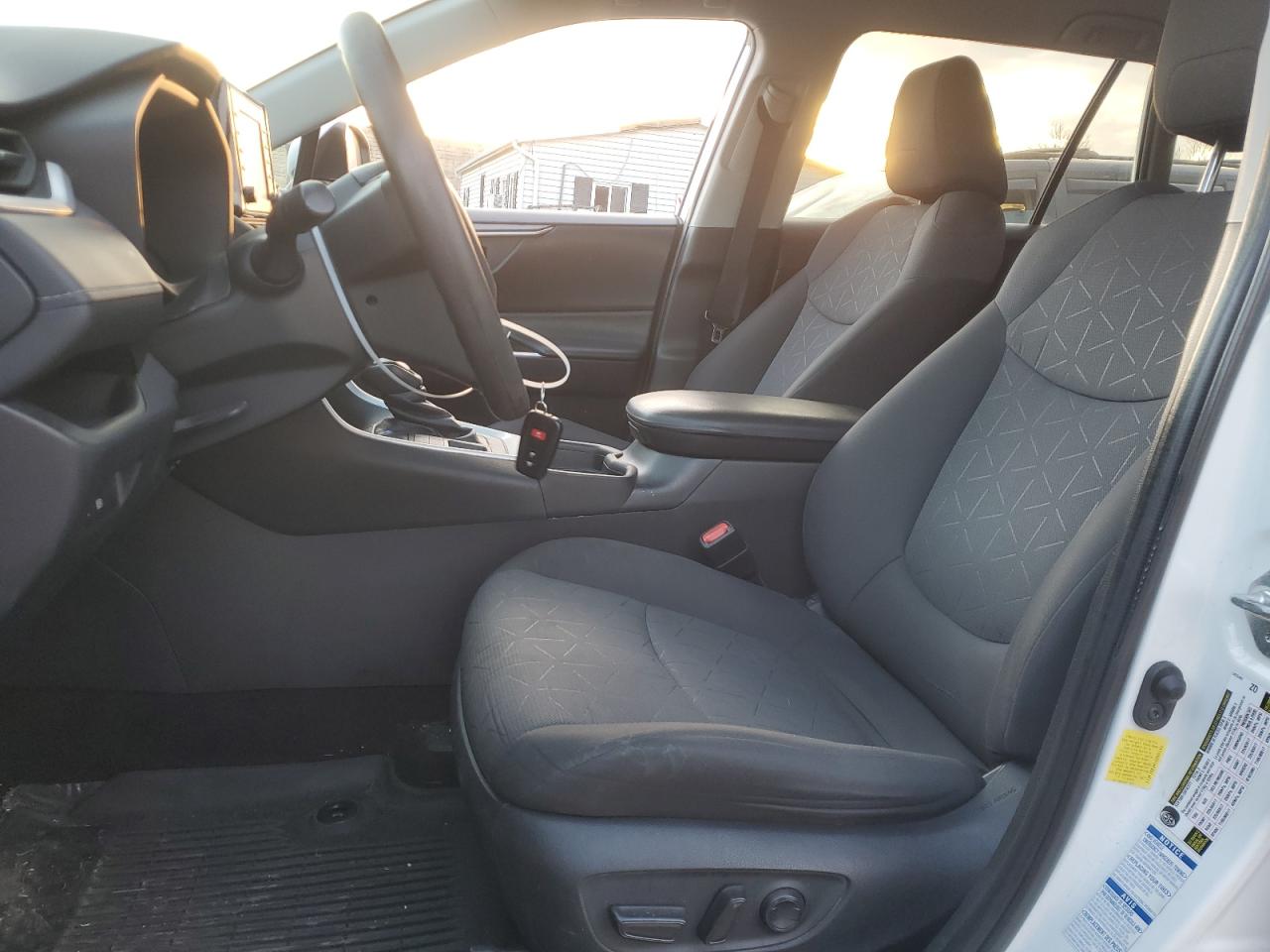 2020 Toyota RAV 4 VIN 2T3P1RFV0LC099150 Copart auction photo, front end / minor dent/scratches damage thumbnail 7