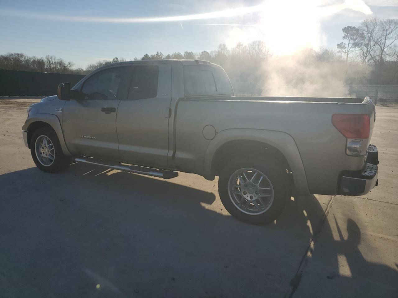2008 Toyota Tundra VIN 5TBRV54198S475852 Copart auction photo, rear end / minor dent/scratches damage thumbnail 2