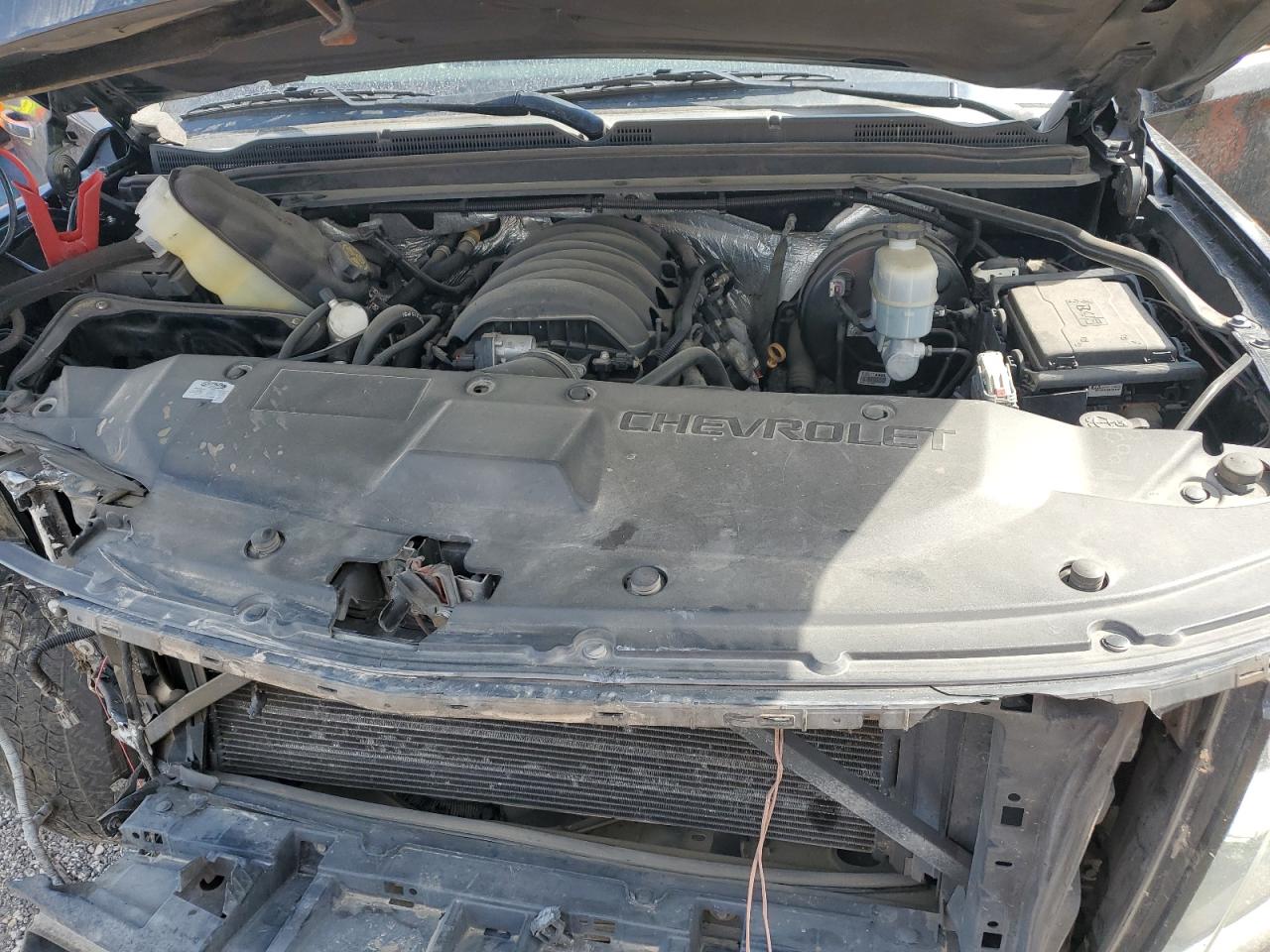 2015 Chevrolet Suburban VIN 1GNSKKKC1FR207305 Copart auction photo, front end / minor dent/scratches damage thumbnail 12