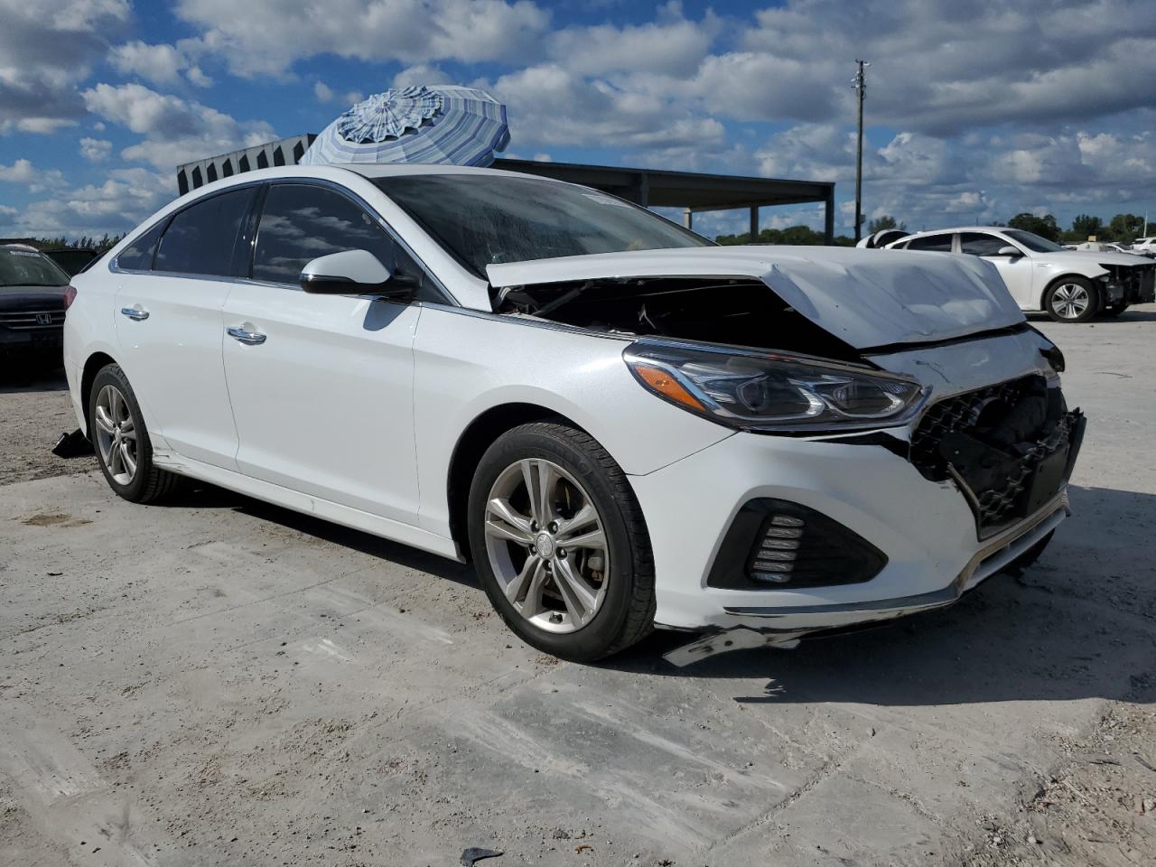 2019 Hyundai Sonata VIN 5NPE34AF7KH752629 Copart auction photo, front end / minor dent/scratches damage thumbnail 4