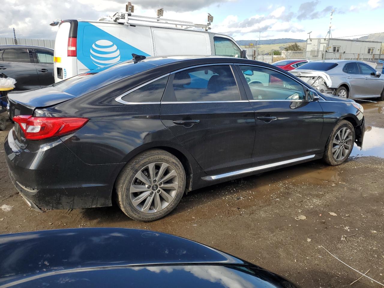 2017 Hyundai Sonata VIN 5NPE34AF7HH572690 Copart auction photo, rear end / front end damage thumbnail 3