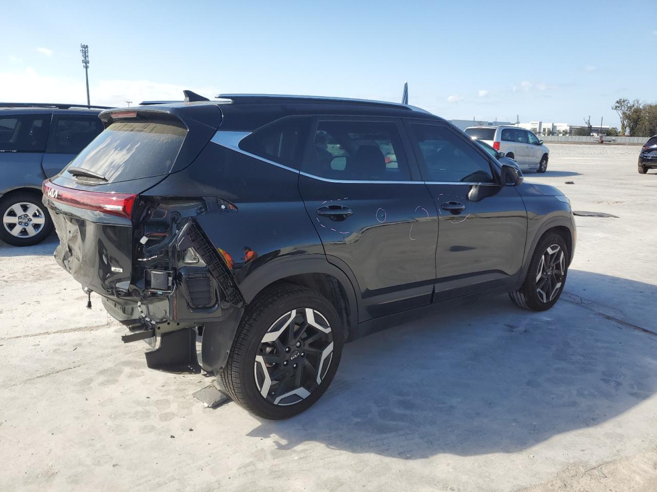 2024 KIA Seltos VIN KNDETCA76R7603064 Copart auction photo, rear end damage thumbnail 3