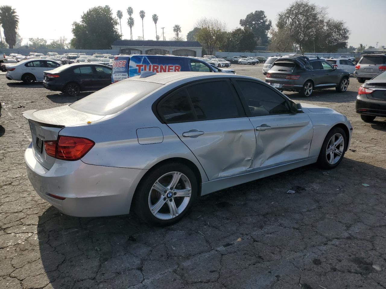 2015 BMW 3er VIN WBA3B1C56FK138172 Copart auction photo, side / minor dent/scratches damage thumbnail 3