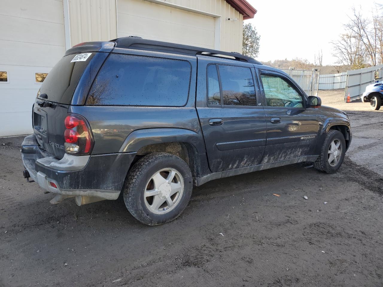 2004 Chevrolet TrailBlazer VIN 1GNET16S046149062 Copart auction photo, front end / minor dent/scratches damage thumbnail 3
