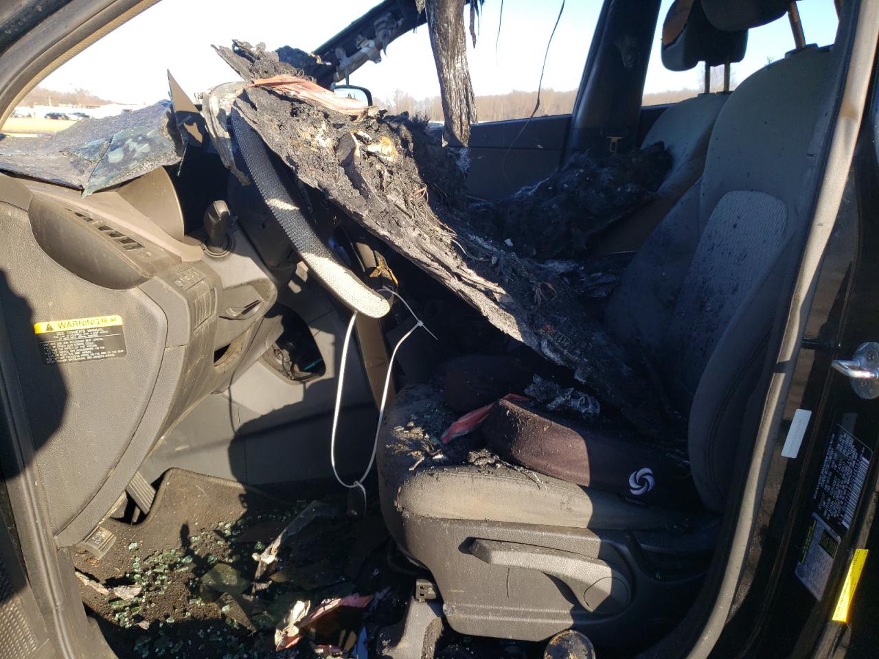 2018 Hyundai Santa Fe VIN 5XYZT3LB4JG546552 Copart auction photo, burn / undercarriage damage thumbnail 7