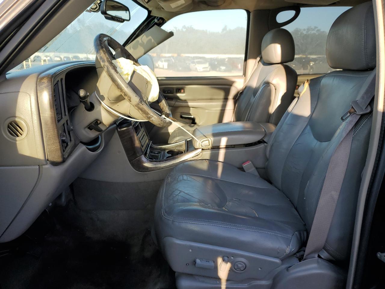 2005 GMC Yukon VIN 1GKFK66U95J242969 Copart auction photo, front end damage thumbnail 7