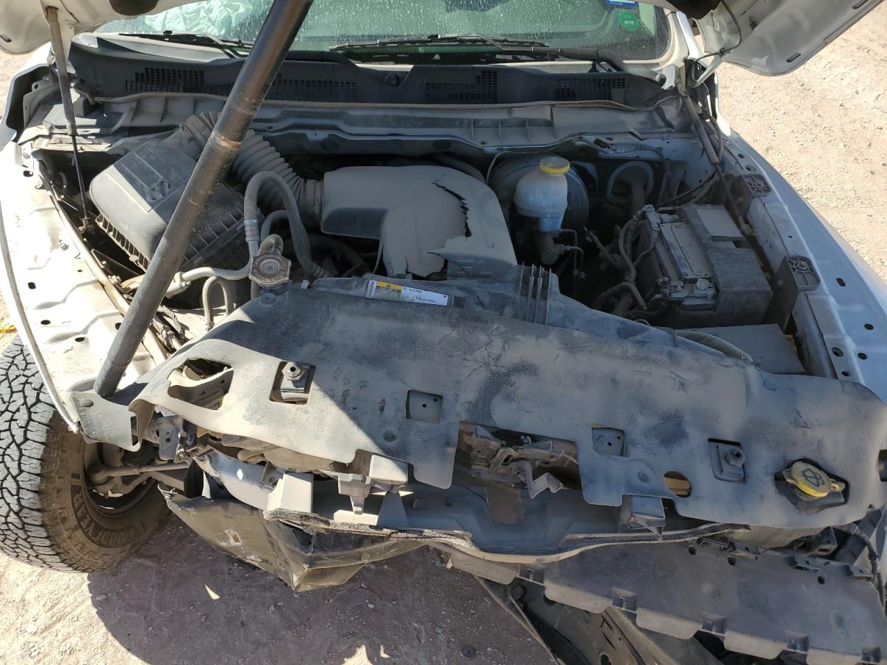 2019 RAM 1500 VIN 3C6JR6DG5KG617453 Copart auction photo, front end damage thumbnail 11