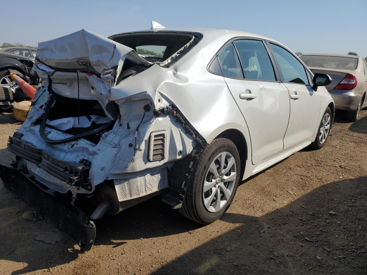 2021 Toyota Corolla VIN JTDEPMAE7MJ140758 Copart auction photo, rear end damage thumbnail 3