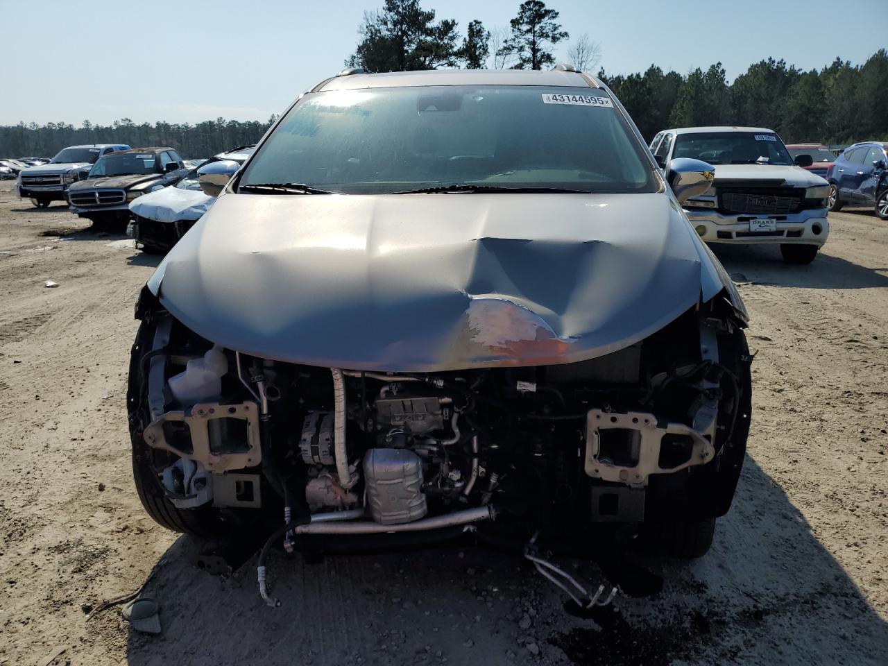 2017 Chrysler Pacifica VIN 2C4RC1GG9HR786017 Copart auction photo, front end damage thumbnail 5