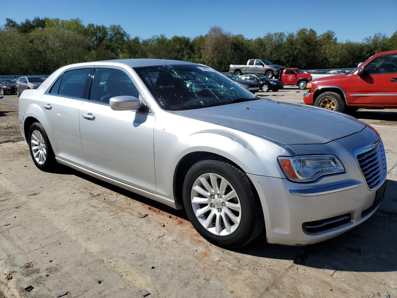 2012 Chrysler 300 VIN 2C3CCAAG5CH191697 Copart auction photo, hail / minor dent/scratches damage thumbnail 4