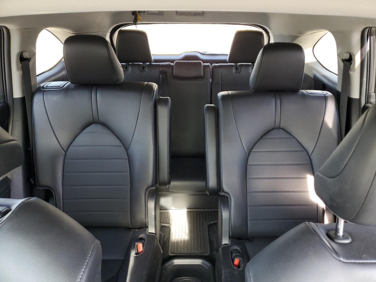 2022 Toyota Highlander VIN 5TDGZRBH1NS186258 Copart auction photo, vandalism / all over damage thumbnail 10