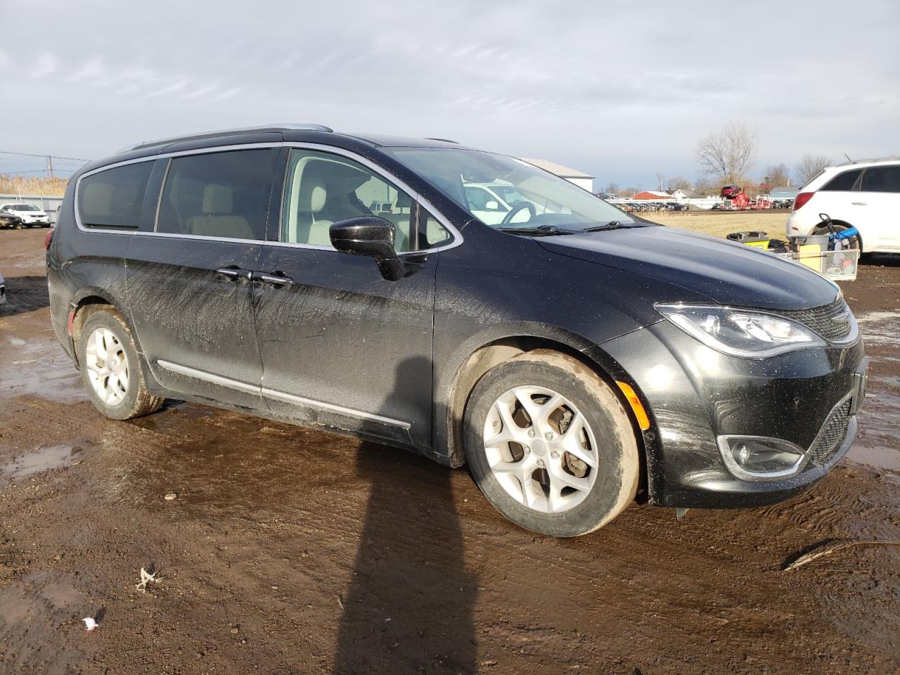 2020 Chrysler Pacifica VIN 2C4RC1EG6LR142759 Copart auction photo, side damage thumbnail 4