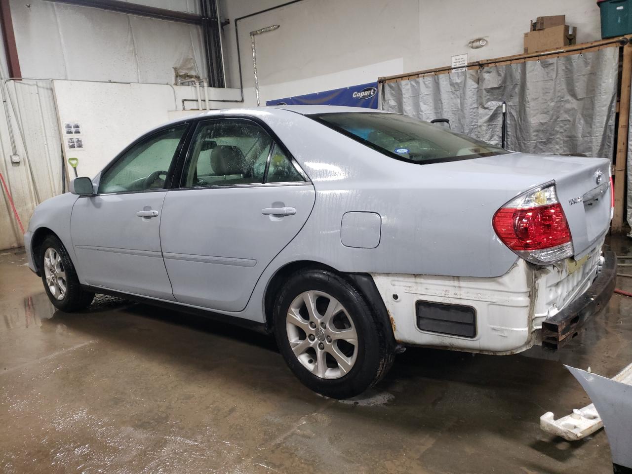 2005 Toyota Camry VIN 4T1BE30KX5U615275 Copart auction photo, rear end damage thumbnail 2