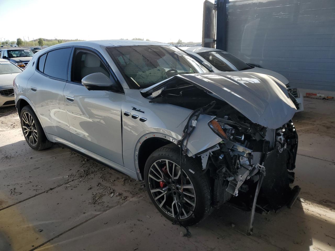 2023 Maserati Grecale VIN ZN682AVM5P7428905 Copart auction photo, front end damage thumbnail 4