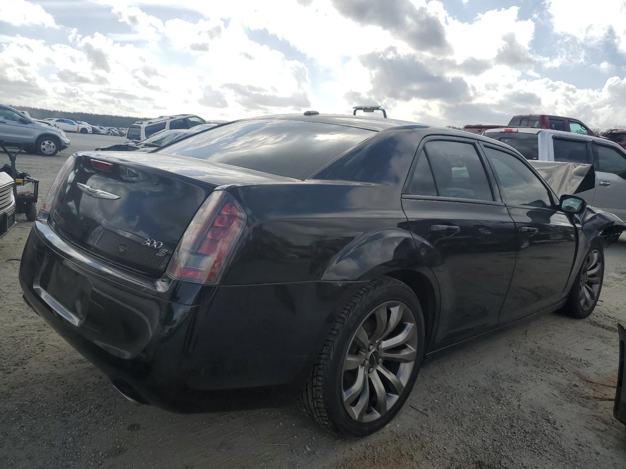 2014 Chrysler 300 VIN 2C3CCABG7EH309492 Copart auction photo, front end / minor dent/scratches damage thumbnail 3