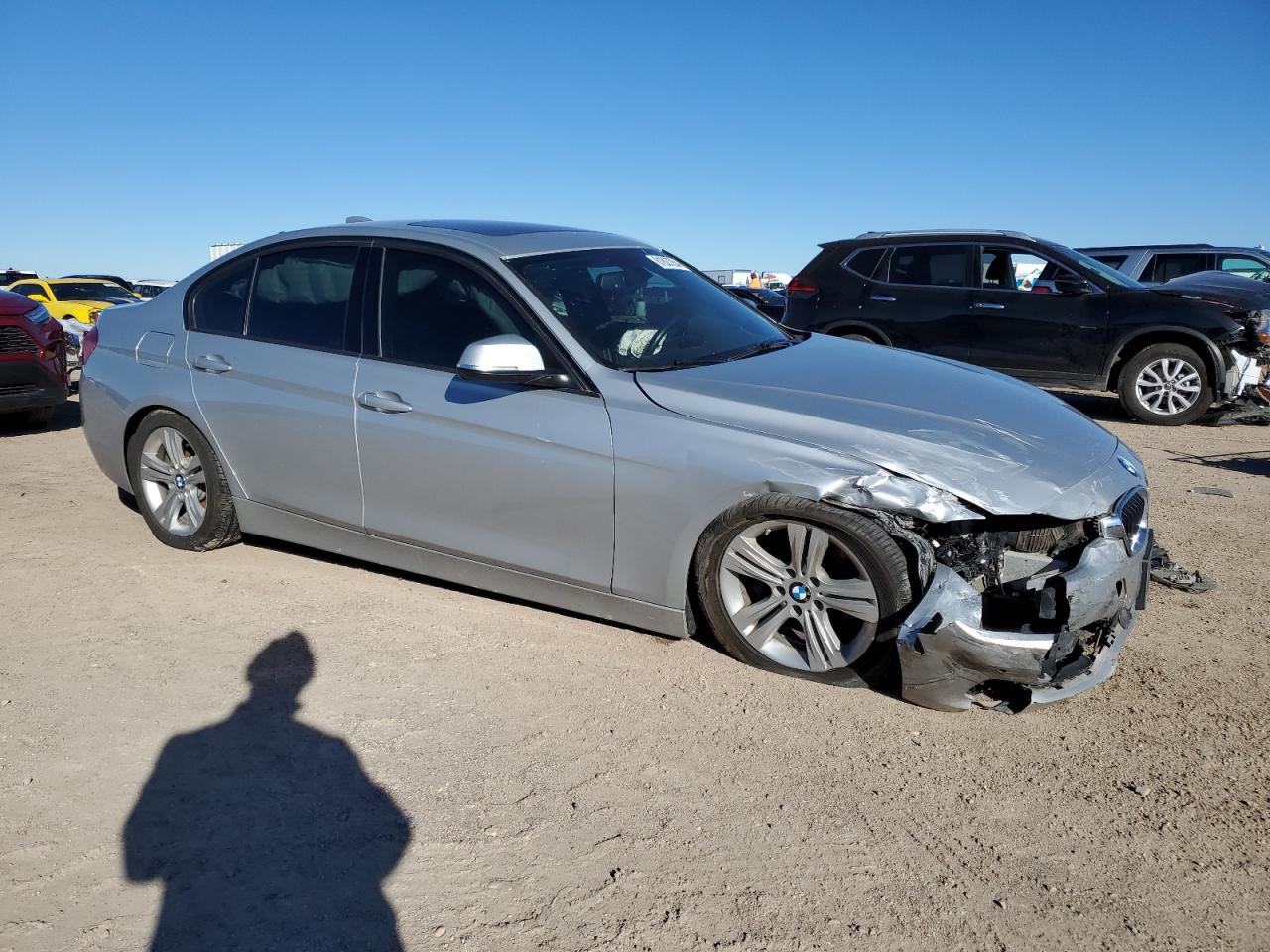 2016 BMW 3er VIN WBA8E3G50GNU04840 Copart auction photo, front end / minor dent/scratches damage thumbnail 4