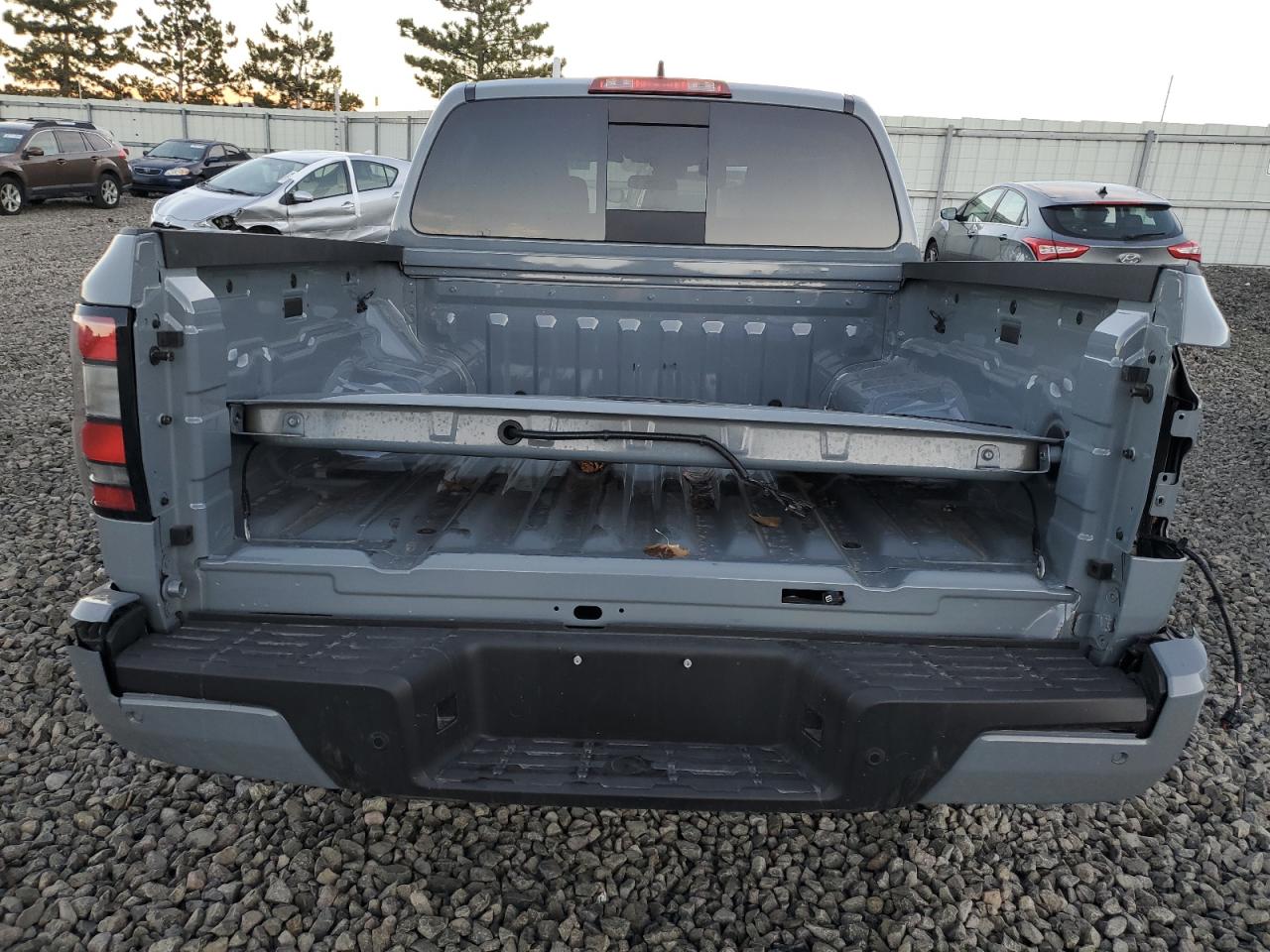 2024 Nissan Navara (Frontier) VIN 1N6ED1EK2RN667028 Copart auction photo, rear end / front end damage thumbnail 6