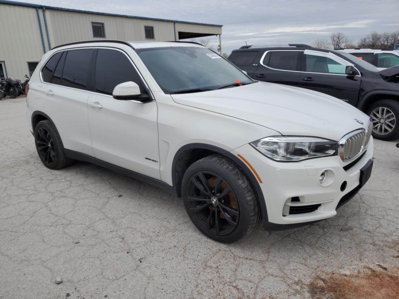 2015 BMW X5 VIN 5UXKR6C54F0J76257 Copart auction photo, mechanical / minor dent/scratches damage thumbnail 4