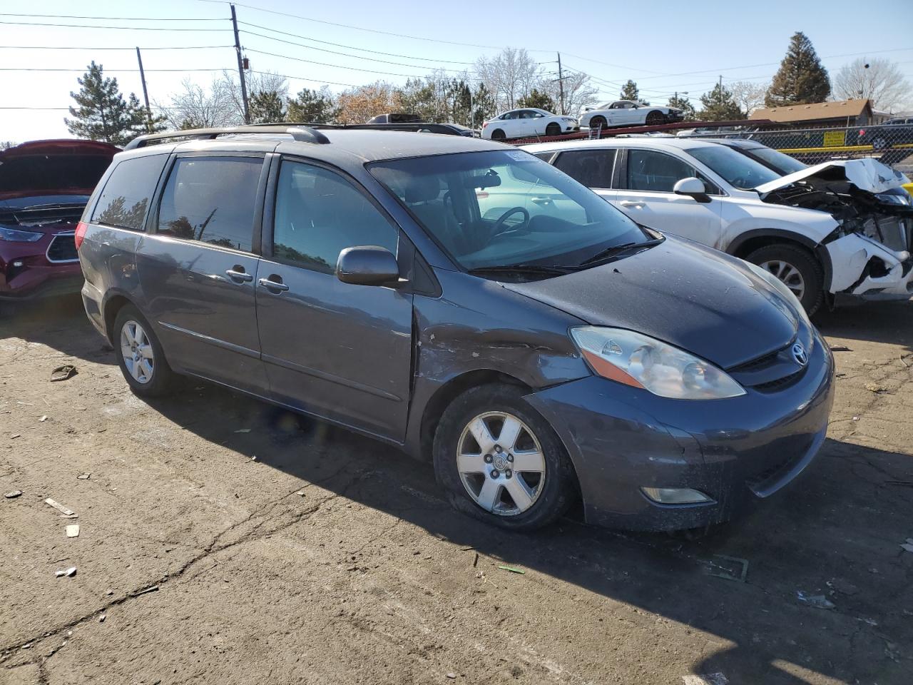 2006 Toyota Sienna VIN 5TDZA22C96S562850 Copart auction photo, front end damage thumbnail 4
