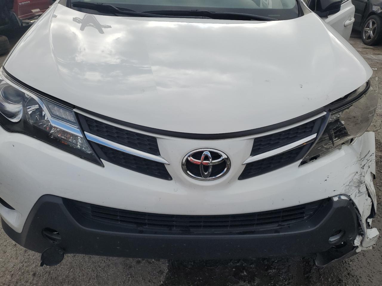 2015 Toyota RAV 4 VIN JTMBFREV5FD157069 Copart auction photo, front end damage thumbnail 14