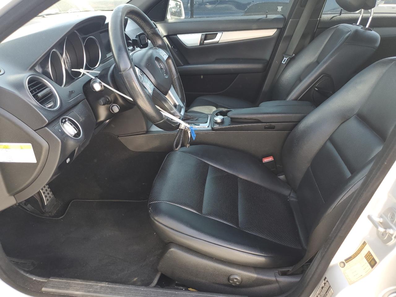 2013 Mercedes-Benz C-klasse VIN WDDGF4HB9DR271530 Copart auction photo, minor dent/scratches / mechanical damage thumbnail 7