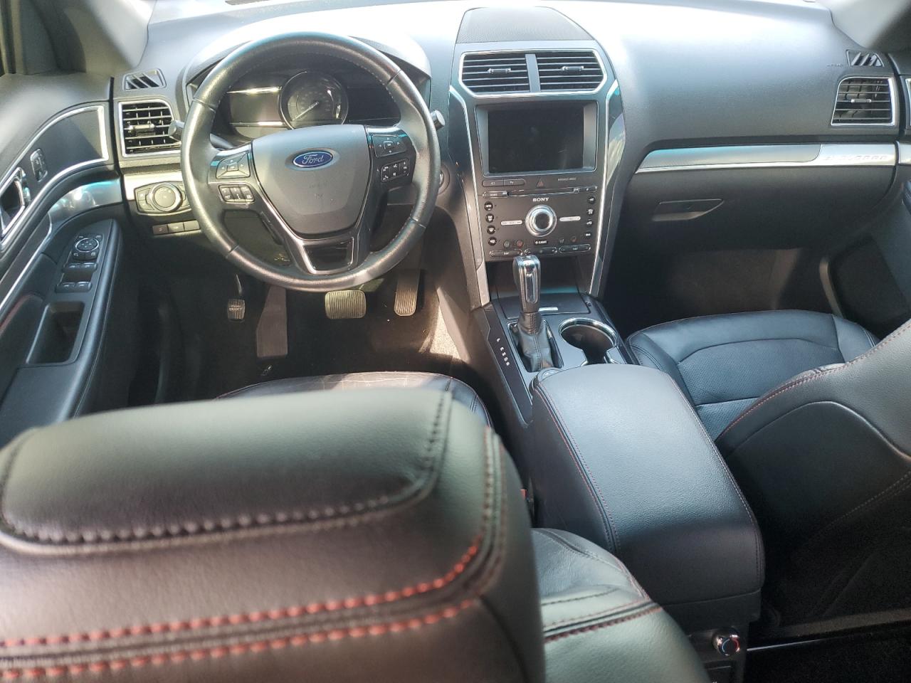 2017 Ford Explorer VIN 1FM5K8GT3HGB12126 Copart auction photo, front end / minor dent/scratches damage thumbnail 8