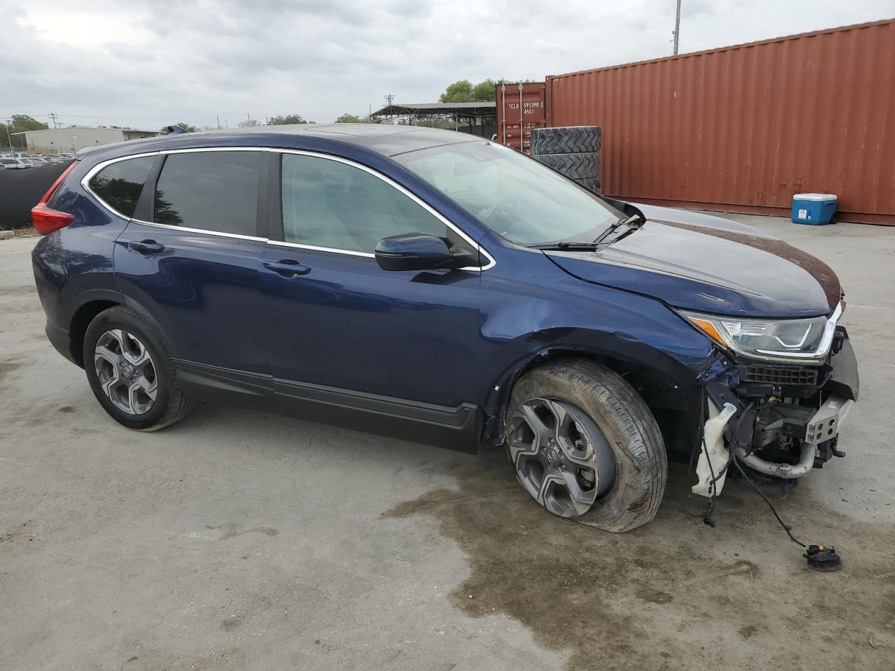 2018 Honda CR-V VIN 7FARW1H56JE034897 Copart auction photo, front end / side damage thumbnail 4