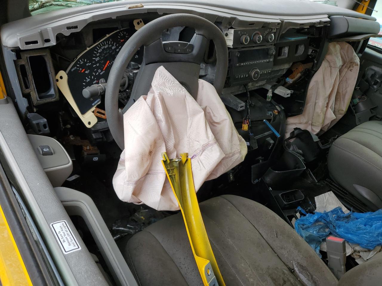 2018 GMC Savana VIN 7GZ37TCG9JN902396 Copart auction photo, front end / side damage thumbnail 8