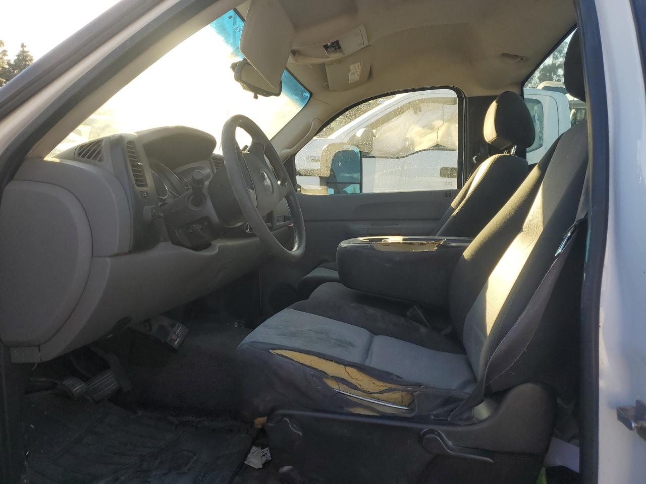 2008 Chevrolet Silverado VIN 1GCHC24KX8E112739 Copart auction photo, front end / undercarriage damage thumbnail 7