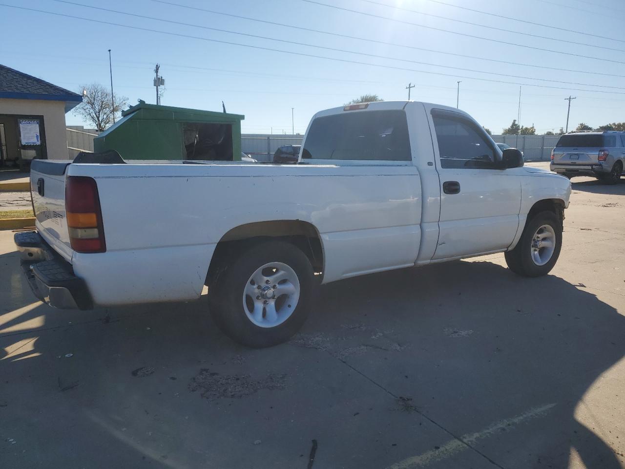 2002 Chevrolet Silverado VIN 1GCEC14V02E137406 Copart auction photo, front end / minor dent/scratches damage thumbnail 3