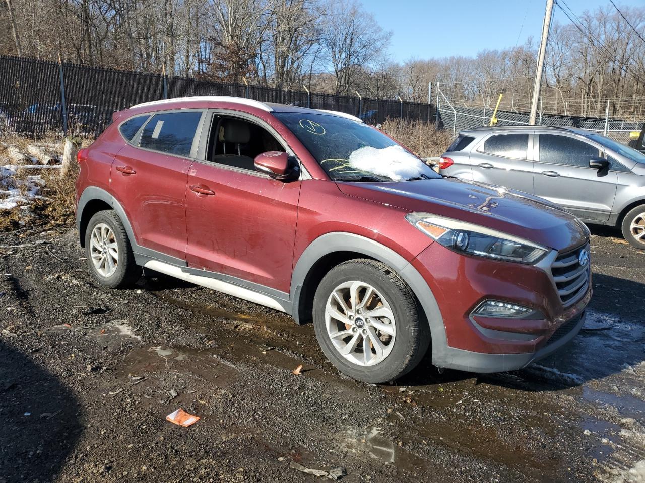 2017 Hyundai Tucson VIN KM8J3CA49HU550568 Copart auction photo, vandalism damage thumbnail 4