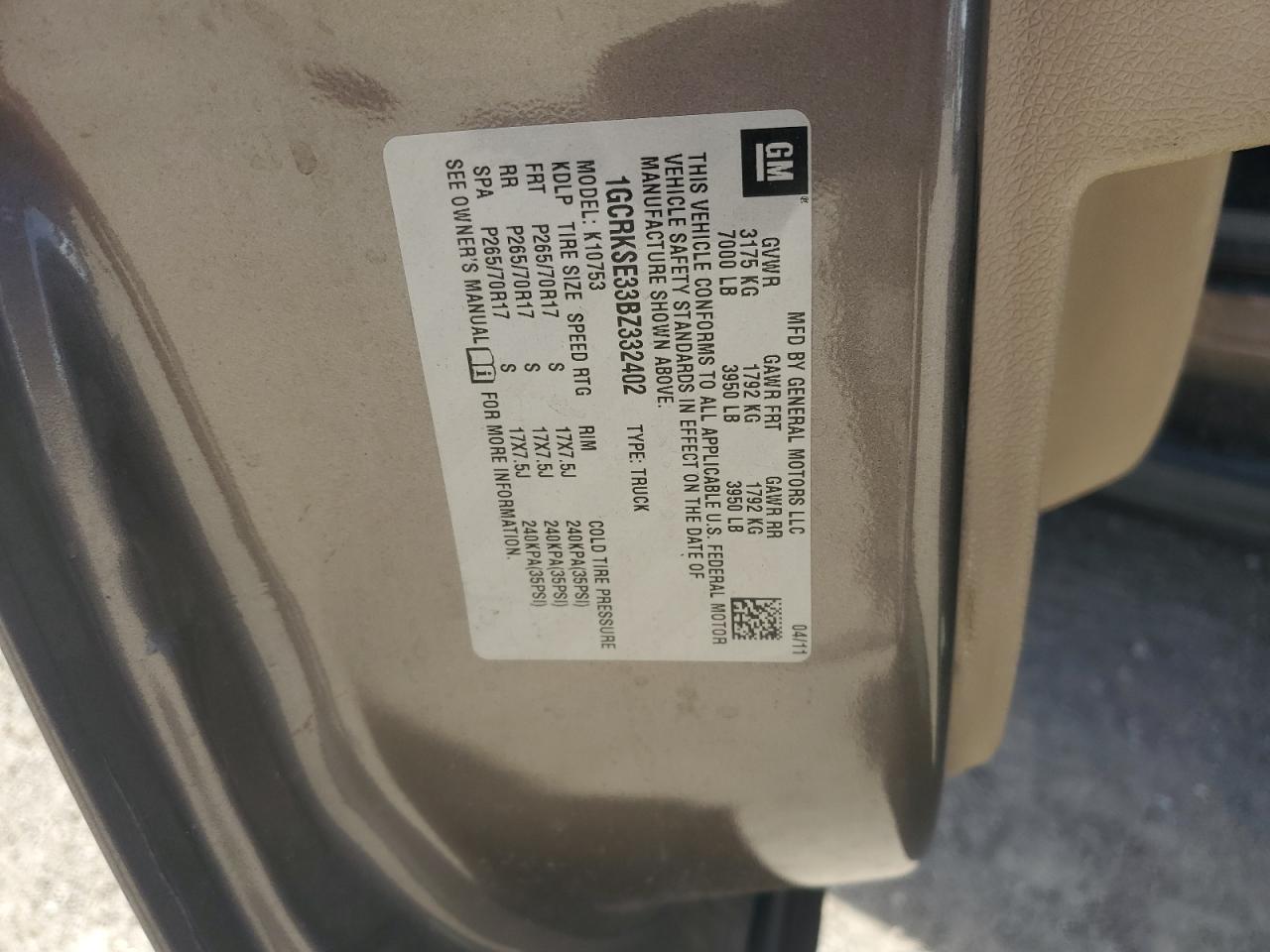 2011 Chevrolet Silverado VIN 1GCRKSE33BZ332402 Copart auction photo, side / minor dent/scratches damage thumbnail 13