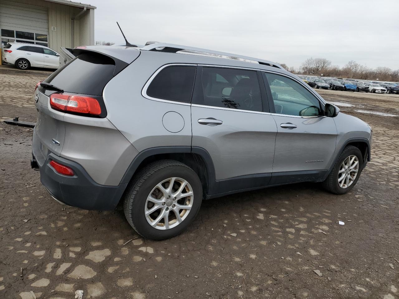2015 Jeep Grand Cherokee VIN 1C4PJLCS4FW516541 Copart auction photo, front end damage thumbnail 3