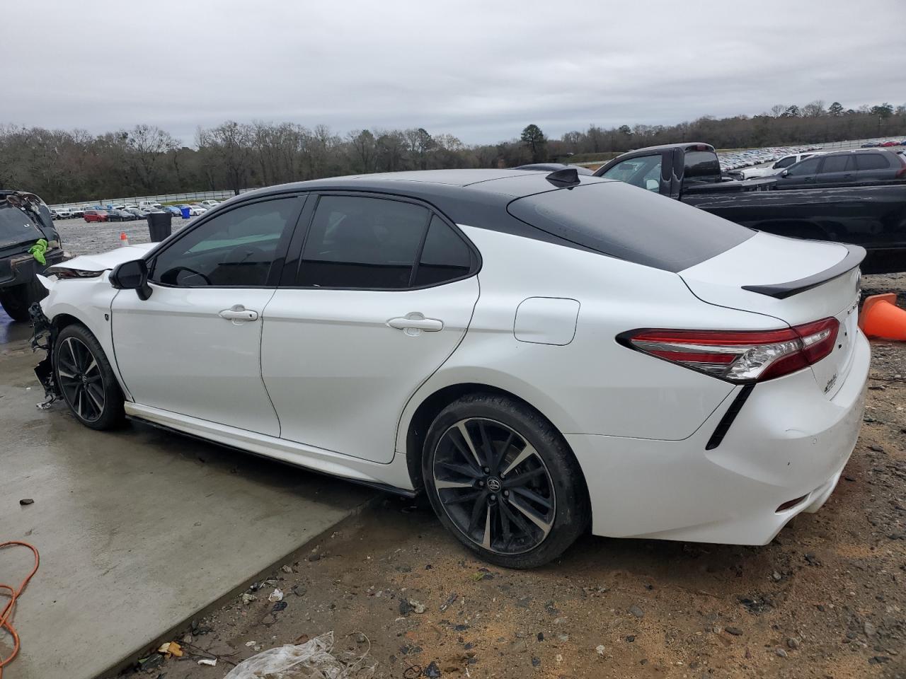 2018 Toyota Camry VIN 4T1B61HK7JU041850 Copart auction photo, front end damage thumbnail 2