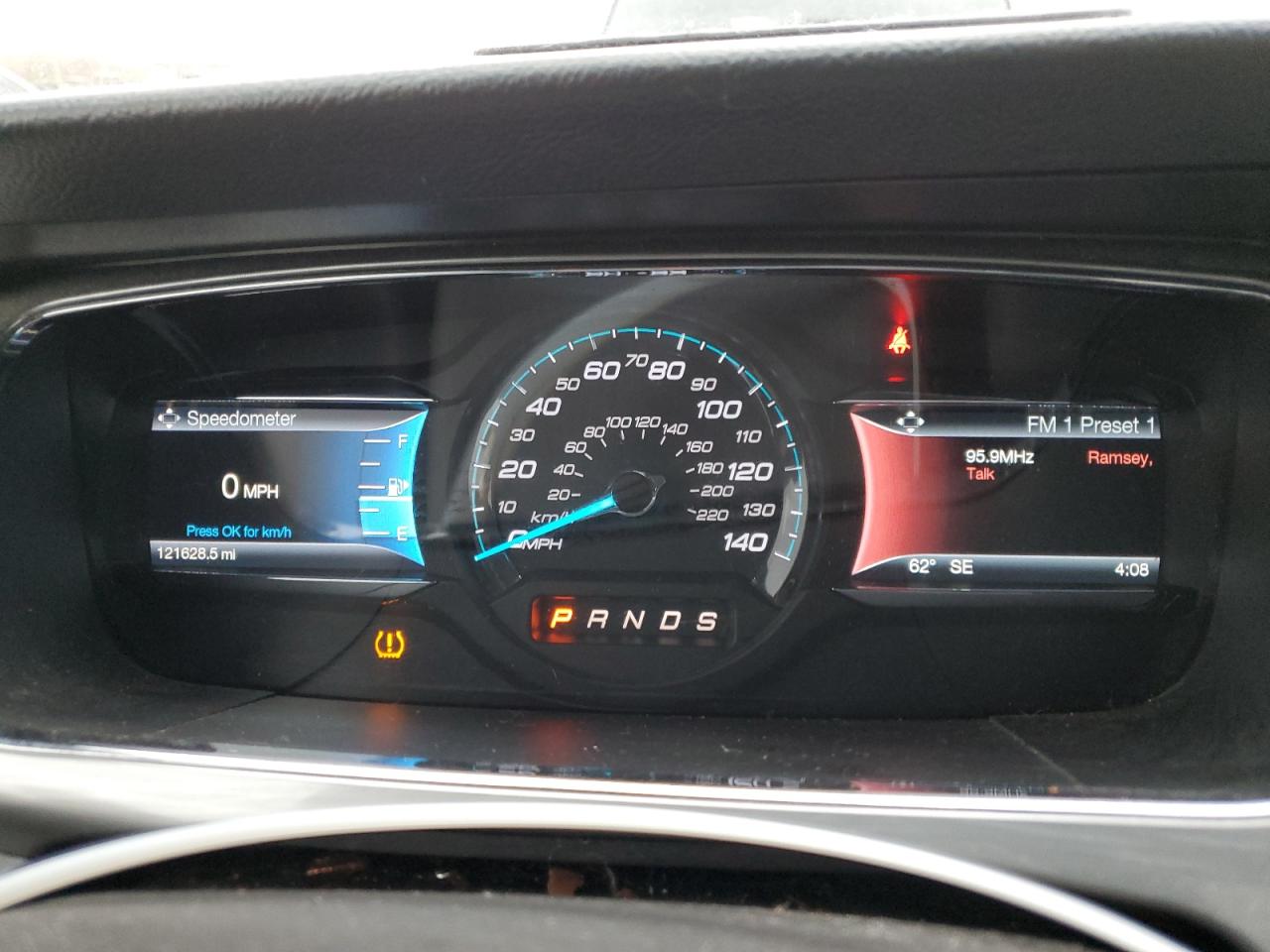 2016 Ford Taurus VIN 1FAHP2E83GG107527 Copart auction photo, rear end / minor dent/scratches damage thumbnail 9