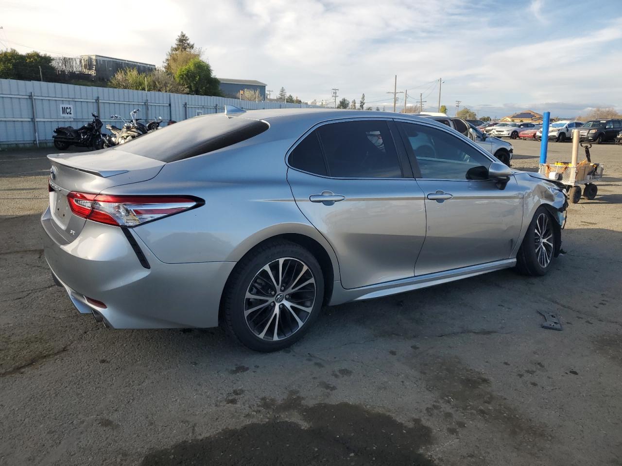 2020 Toyota Camry VIN 4T1G11AK1LU881057 Copart auction photo, front end / side damage thumbnail 3